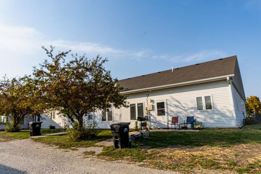 More Photos Of 1201 E South St, Mount Ayr Office For Sale