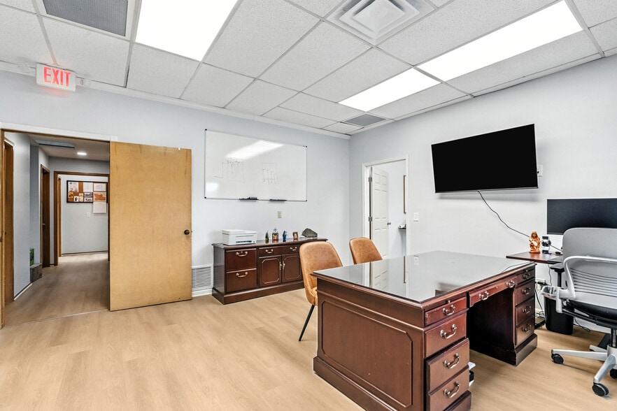 More Photos Of 8431 Baymeadows Way, Jacksonville Loft Creative Space For Lease