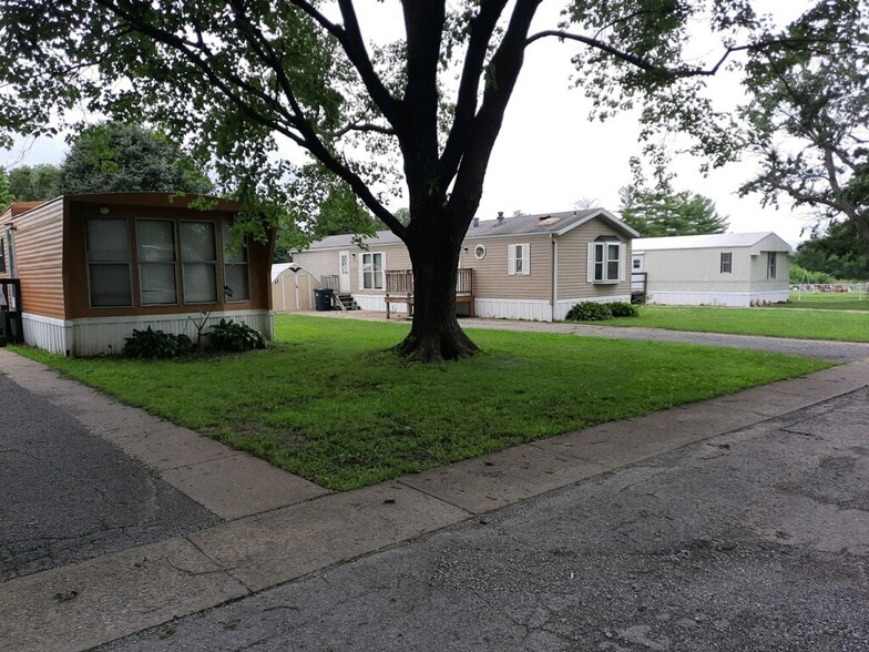 More Photos Of 321 N All Seasons Rd, Geff Manufactured Housing Mobile Home Park For Sale