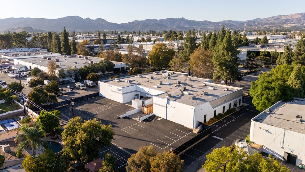 More Photos Of 20520 Nordhoff St, Chatsworth Industrial For Sale