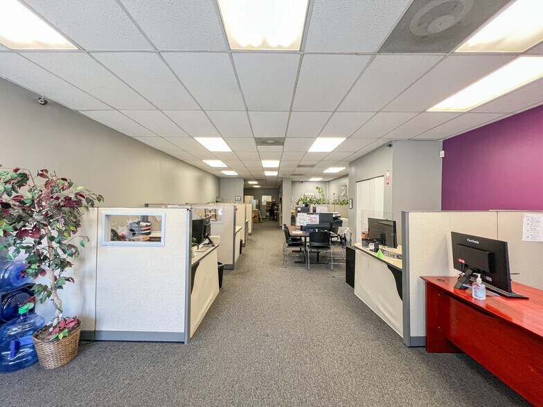 More Photos Of 5250 N Broadway St, Chicago Storefront For Lease