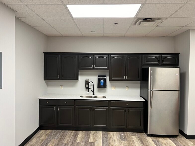 More Photos Of 7430 Timberstone Dr, Findlay Coworking Space