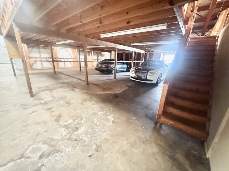 More Photos Of 6214 Beverly Hill St, Houston Office For Lease