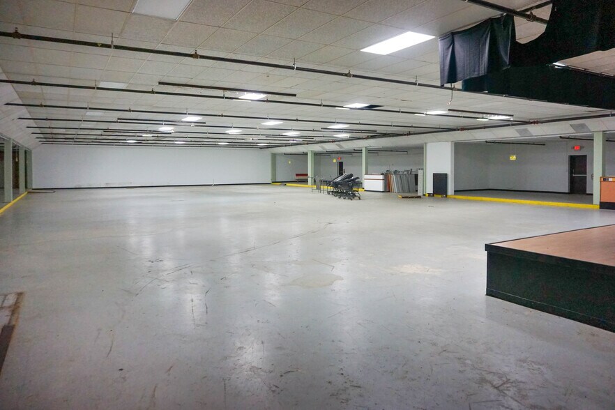 More Photos Of 1100 E State Route 72, Rolla General Retail For Sale