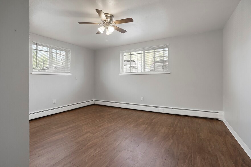 More Photos Of 1677 Geneva St, Aurora Apartments For Sale