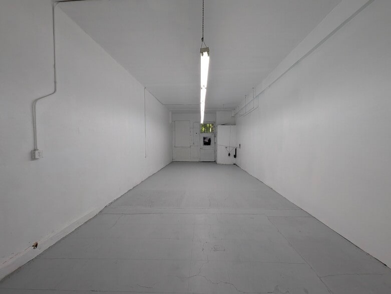 More Photos Of 5556-5566 Hollywood Blvd, Los Angeles Storefront Retail Residential For Lease