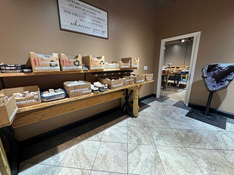 More Photos Of 12918 Malcomson Rd, Cypress Unknown For Lease