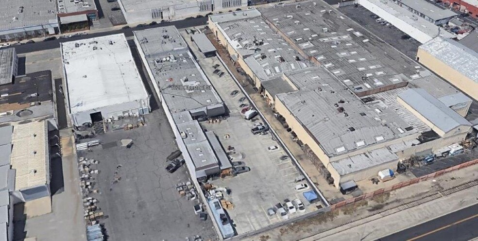 More Photos Of 1020 Chestnut St, Burbank Light Distribution For Lease