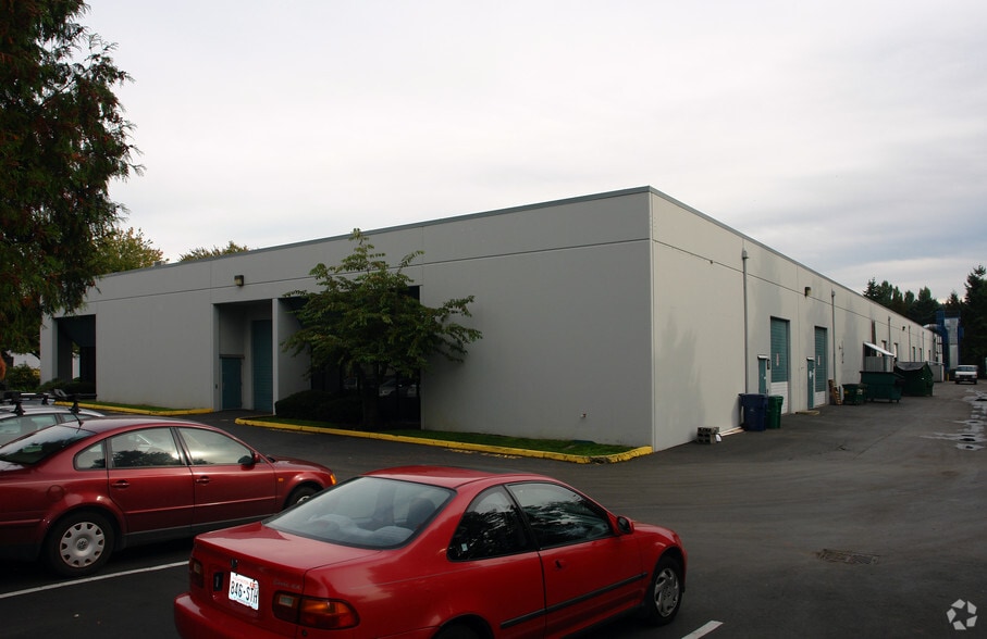 More Photos Of 15319-15339 NE 92nd St, Redmond Warehouse For Lease