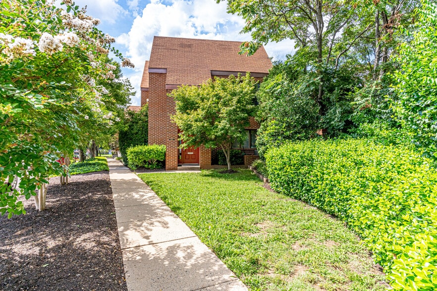 More Photos Of 6001-6003 Tower Ct, Alexandria Office For Sale