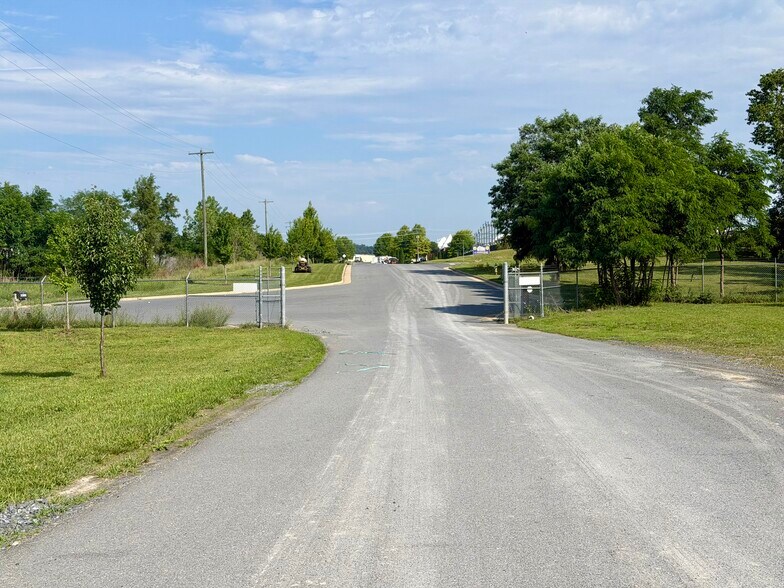 More Photos Of 204 Frogale Ct, Winchester Warehouse For Lease