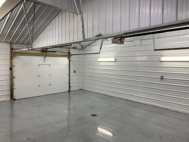 More Photos Of W229N2573 Duplainville Rd, Waukesha Storefront Retail Office For Lease