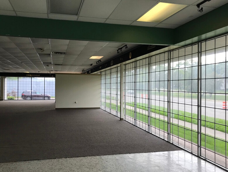 More Photos Of 25001 W 8 Mile Rd, Redford Freestanding For Sale