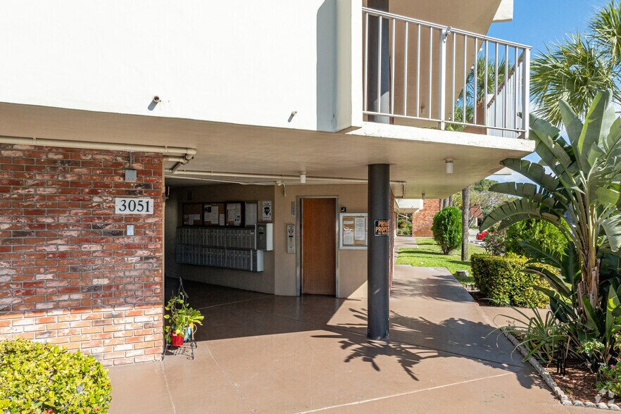 More Photos Of 3051 NW 48th Ave, Lauderdale Lakes Apartments For Sale