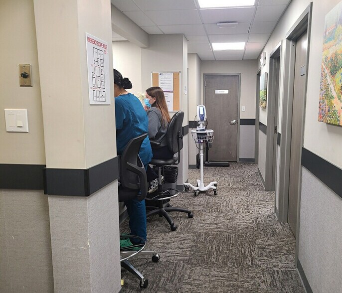 More Photos Of 375 E Main St, Bay Shore Medical For Sale