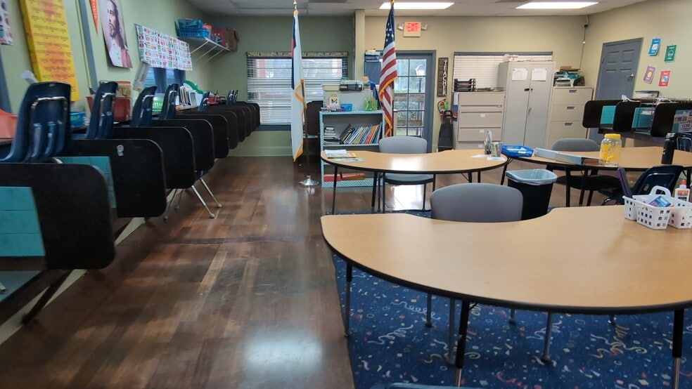 More Photos Of 25541 Sorrento Ave, Sorrento General Retail For Sale