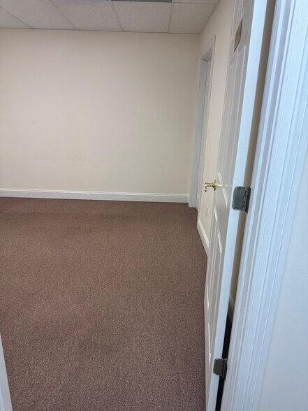 More Photos Of 332 2nd Ave E, Oneonta Office For Sale