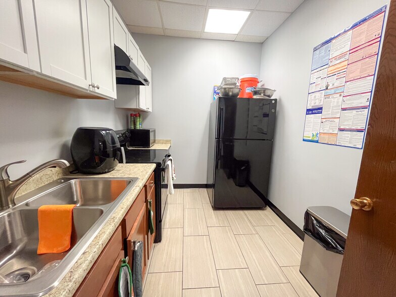 More Photos Of 12021 S Harlem Ave, Palos Heights Medical For Sale