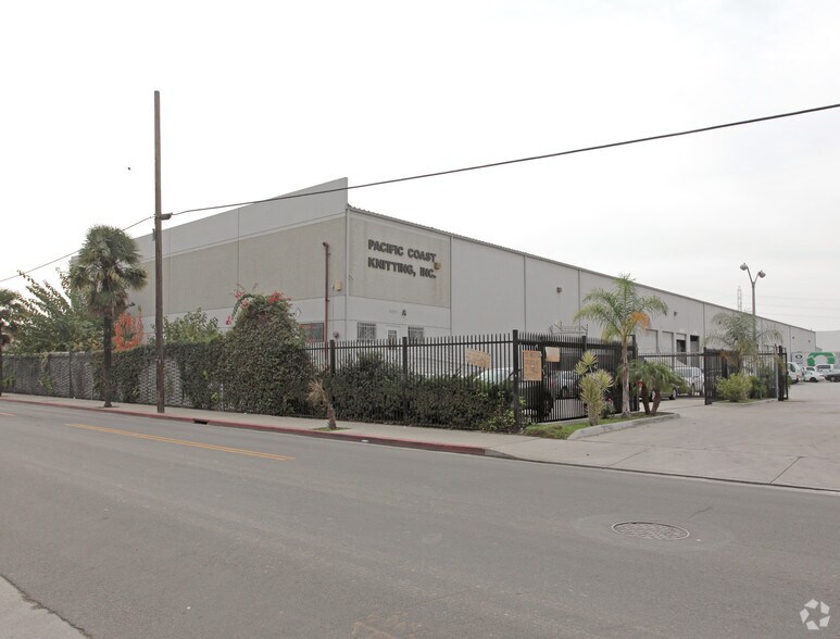 More Photos Of 6051 Maywood Ave, Huntington Park Warehouse For Lease