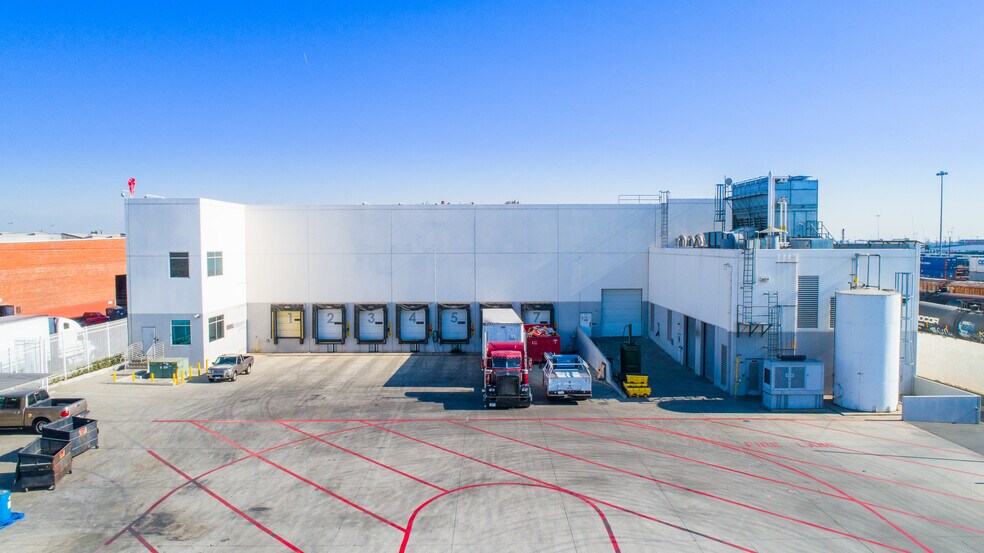 Primary Photo Of 4000 Noakes St, Commerce Refrigeration Cold Storage For Lease