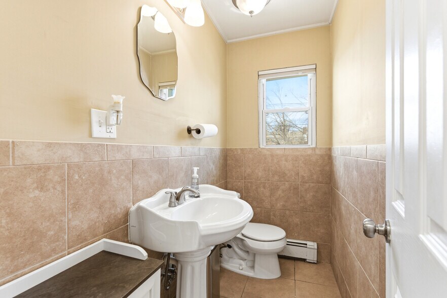 More Photos Of 467 Middlesex Ave, Metuchen Office For Sale