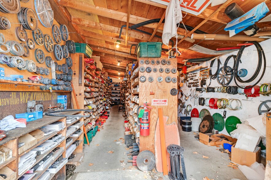 More Photos Of 101 Tanner St, Melrose Freestanding For Sale