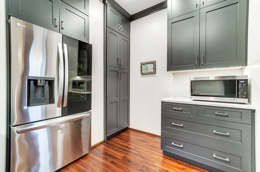 More Photos Of 208 W Monument Ave, Dayton Office Residential For Sale