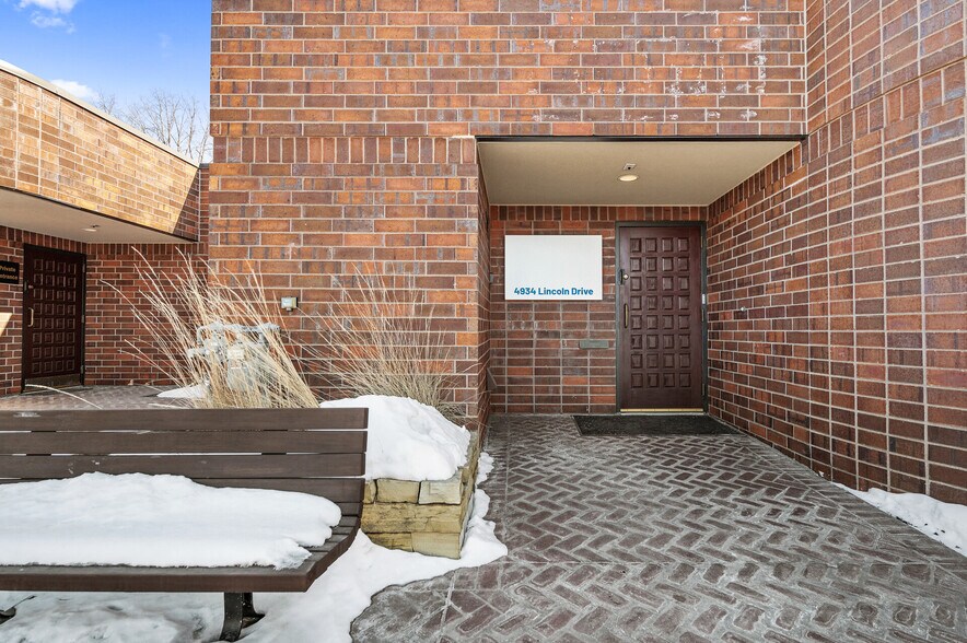 More Photos Of 4920-4934 Lincoln Dr, Edina Office For Sale