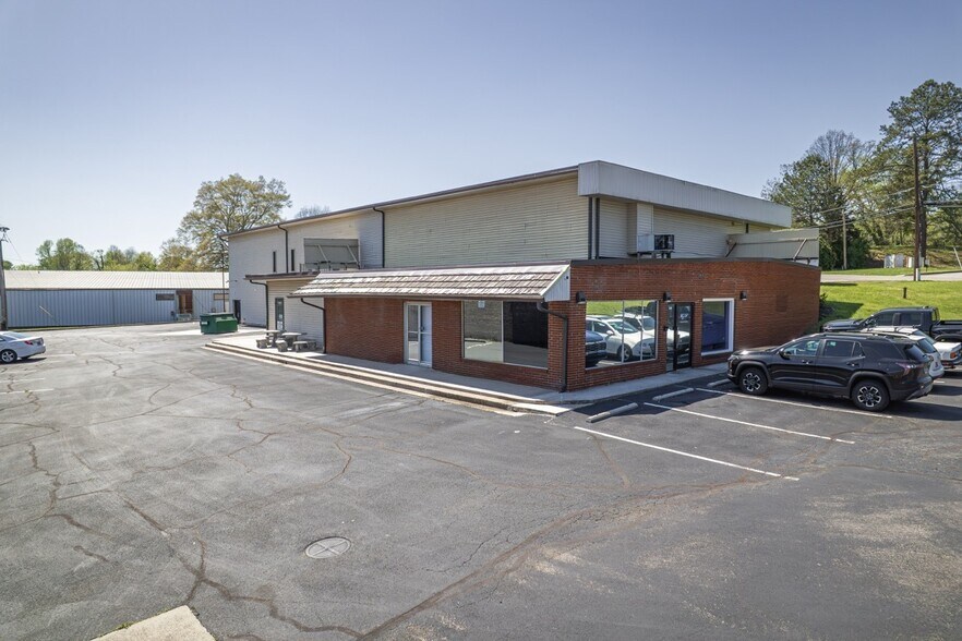 More Photos Of 122-132 Jefferson Ct, Oak Ridge Office For Sale