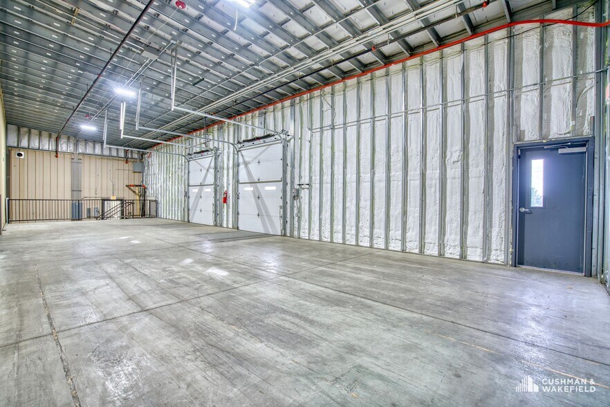 More Photos Of 4333 Highway 66, Mead Warehouse For Lease
