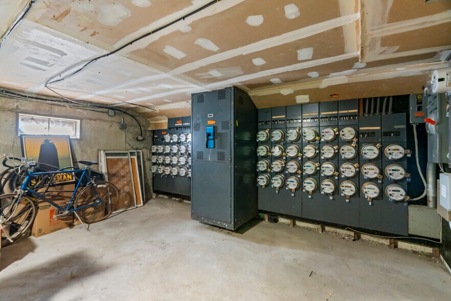 More Photos Of 3880 Main St, Bridgeport Multifamily For Sale