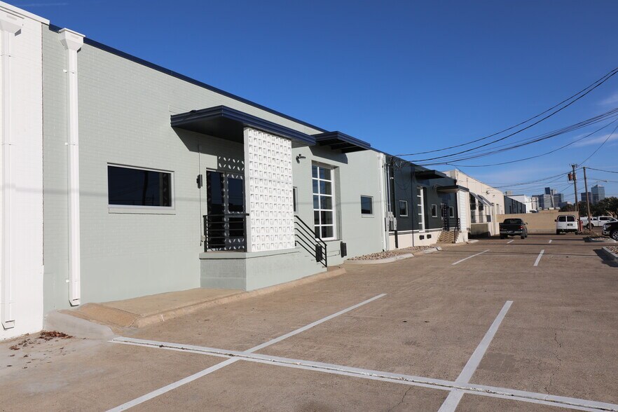 More Photos Of 2264 Vantage St, Dallas Distribution For Lease