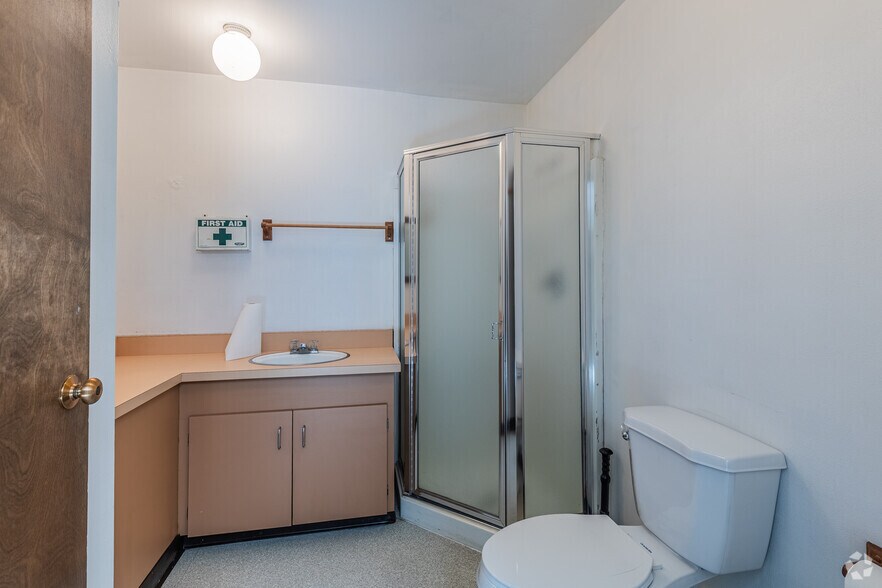 More Photos Of 1411 SW 14th Ave, Portland General Retail For Sale