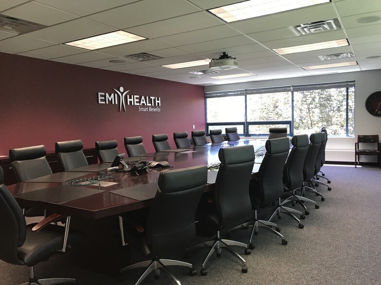 More Photos Of 852 Arrowhead Ln, Salt Lake City Office For Sale