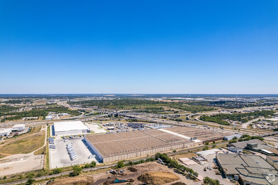More Photos Of 5500 South Fwy, Fort Worth Unknown For Lease