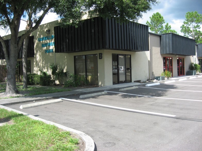 More Photos Of 9211-9237 Lazy Ln, Tampa Flex For Lease