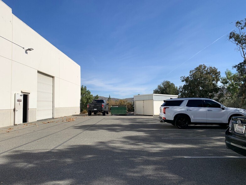 More Photos Of 1950 5th St, Norco Warehouse For Lease