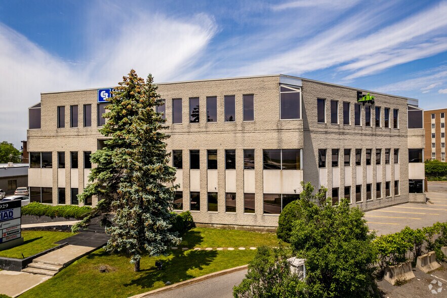 More Photos Of 5929 Rte Transcanadienne, Montréal Loft Creative Space For Lease