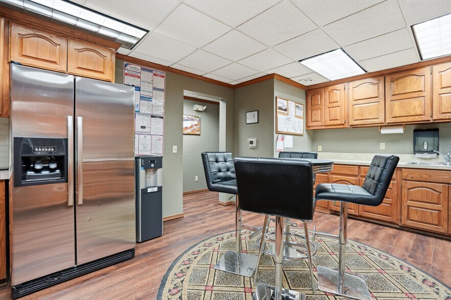 More Photos Of 14220 S Meridian Ave, Oklahoma City Warehouse For Sale