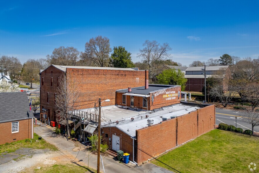 More Photos Of 2881 N Main St NW, Kennesaw General Retail For Sale