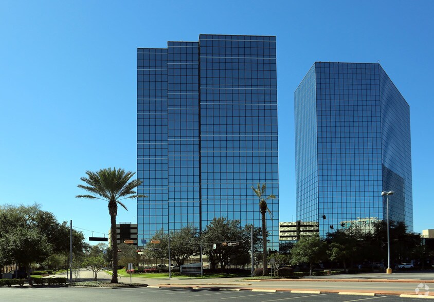 More Photos Of 840 Gessner Rd, Houston Office For Lease