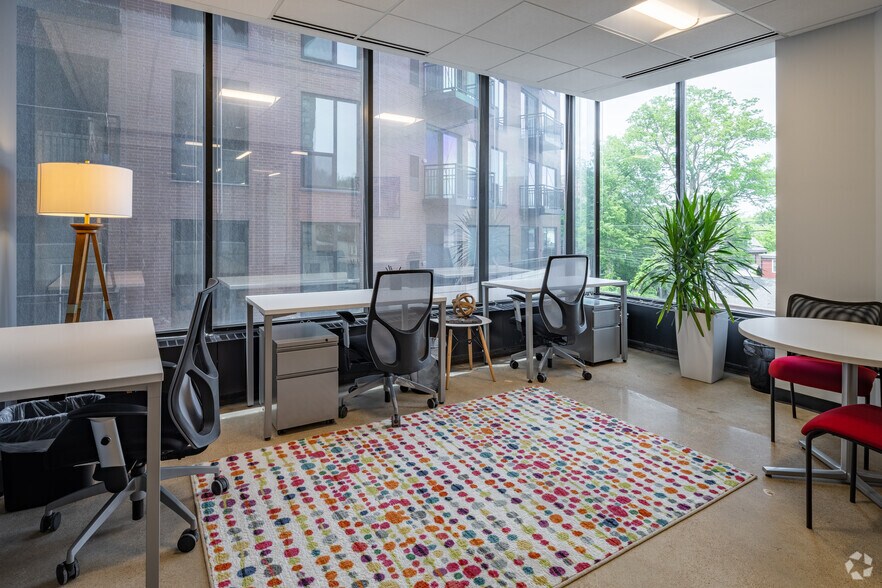 More Photos Of 4625 Lindell Blvd, Saint Louis Office For Lease