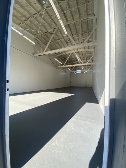 More Photos Of 901 E 31st St, Los Angeles Manufacturing For Lease