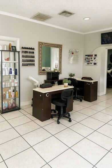 More Photos Of 2095 E Irlo Bronson Memorial Hwy, Kissimmee Hotel For Lease