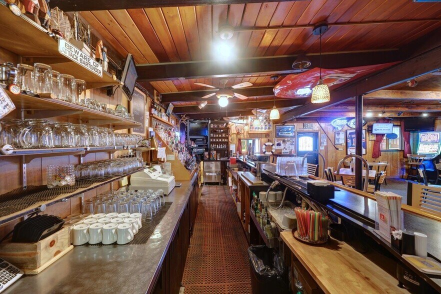 More Photos Of 996 Pacific Dr, Hammond Restaurant For Sale