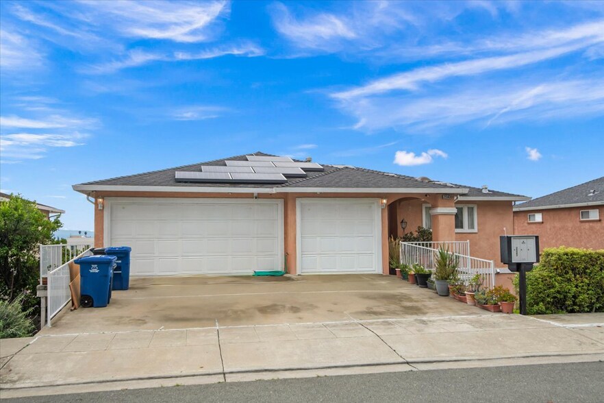 More Photos Of 25583 Spring Dr, Hayward Multifamily For Sale