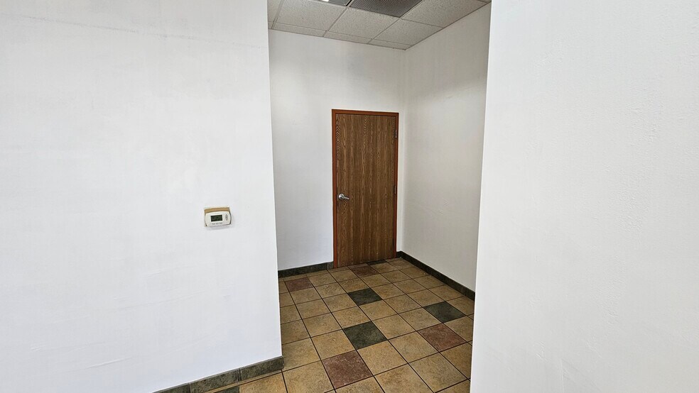 More Photos Of 5860-5990 Sashabaw Rd, Independence Township Unknown For Lease