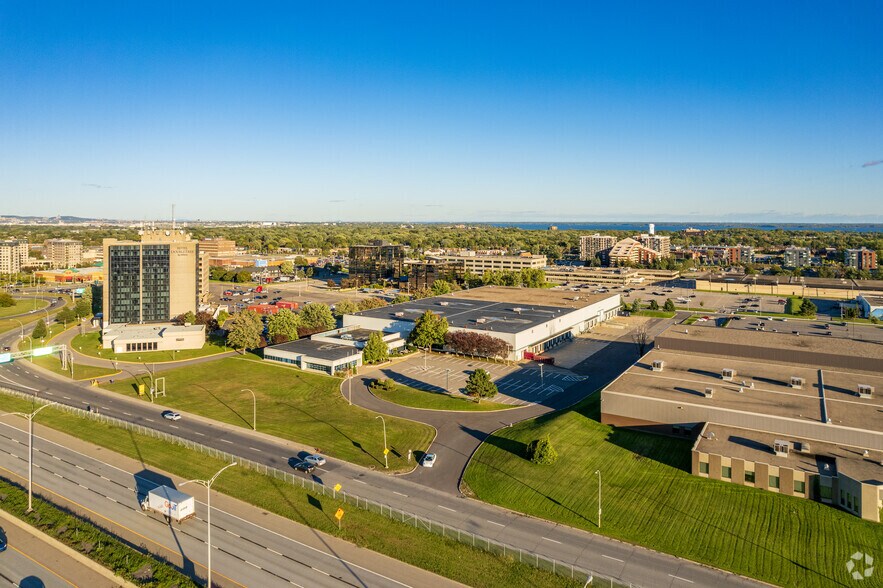 More Photos Of 6800 Rte Transcanadienne, Pointe-claire Industrial For Sale