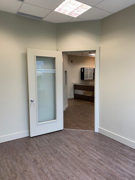 More Photos Of 2603 Hewes Way NW, Edmonton Medical For Sale