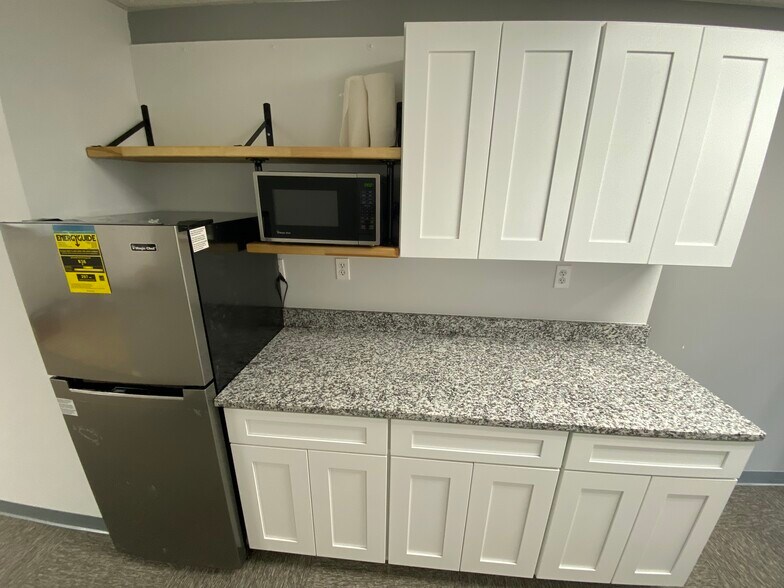 More Photos Of 19 Bridge St, Kittery Coworking Space